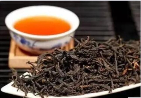 جومای نقره ای، جوانه چای چای وحشی است که از گونه های کوچک و ارگانیک اصلی چای وحشی در